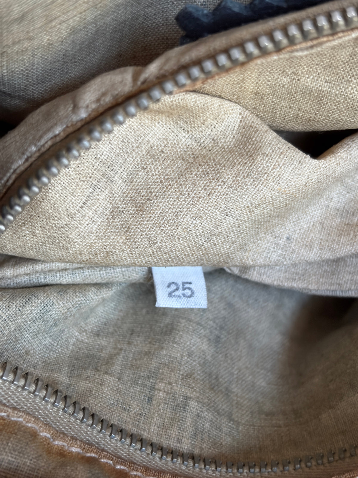 no 3261 / PRADA