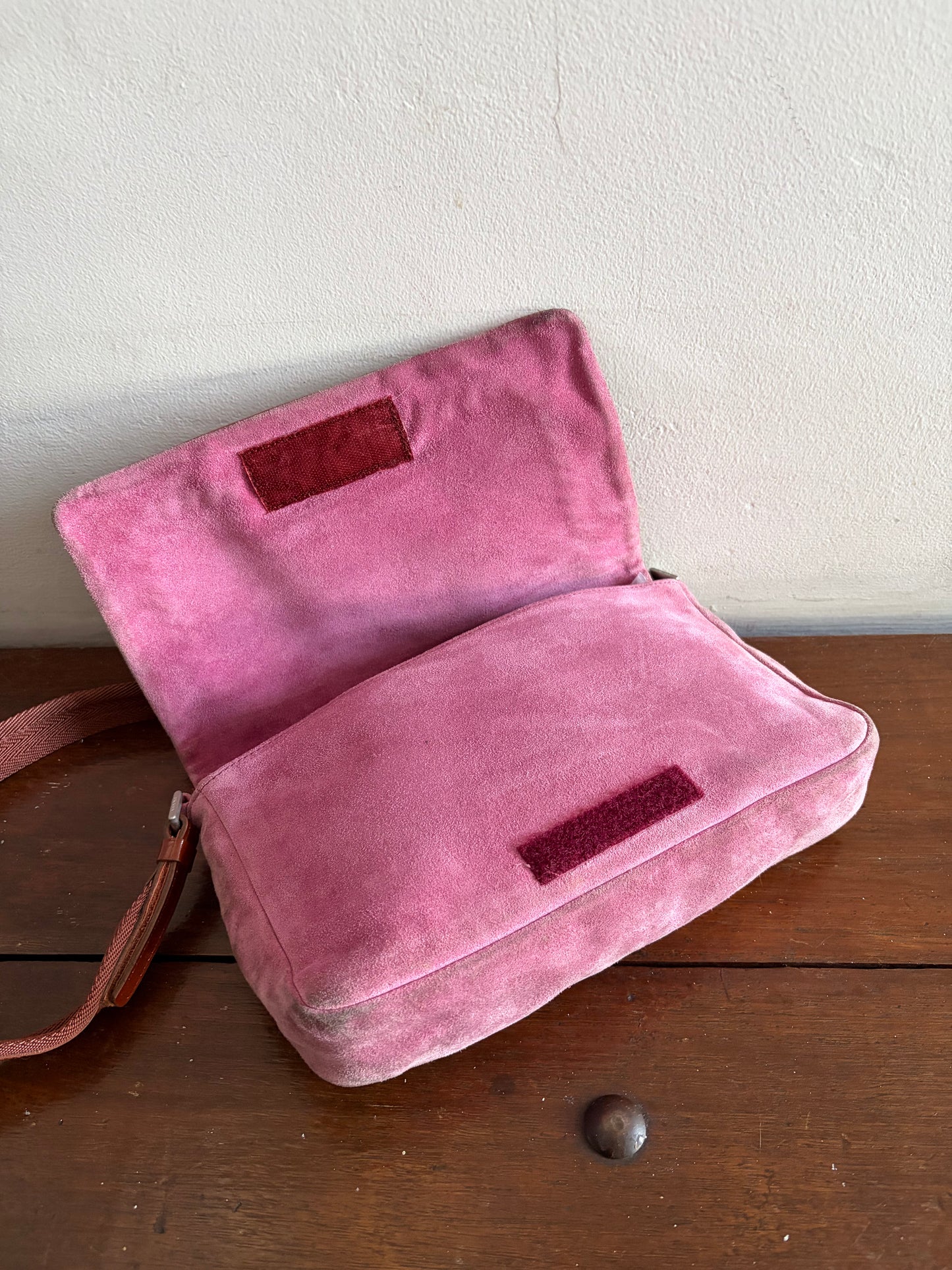 no 2537 / PRADA