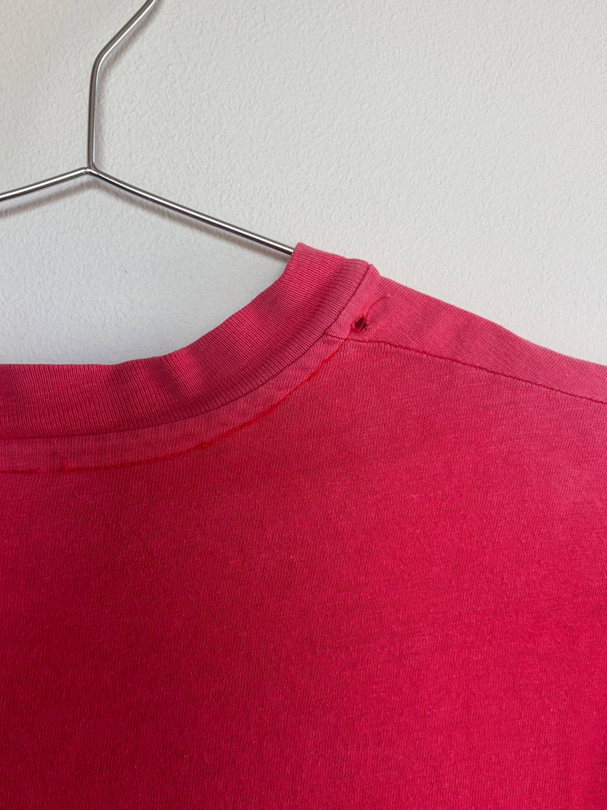 no 3377 / 80s TEE