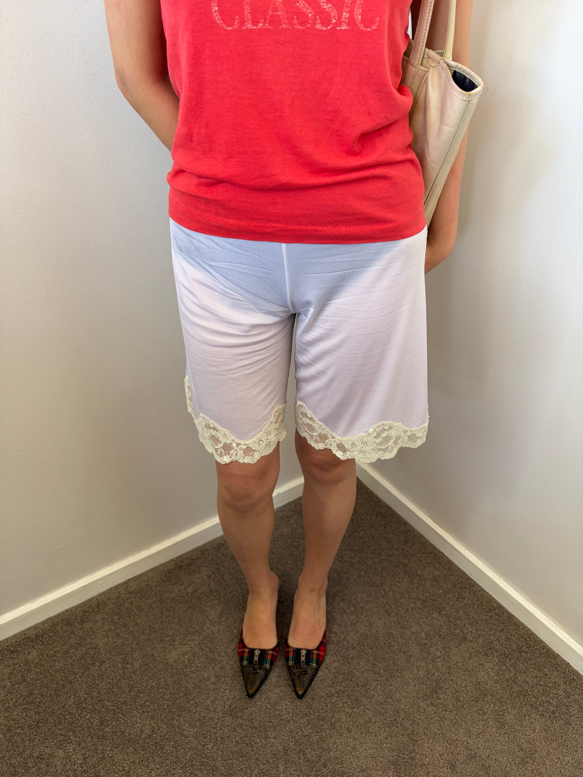 no 3343 / LACE SHORTS