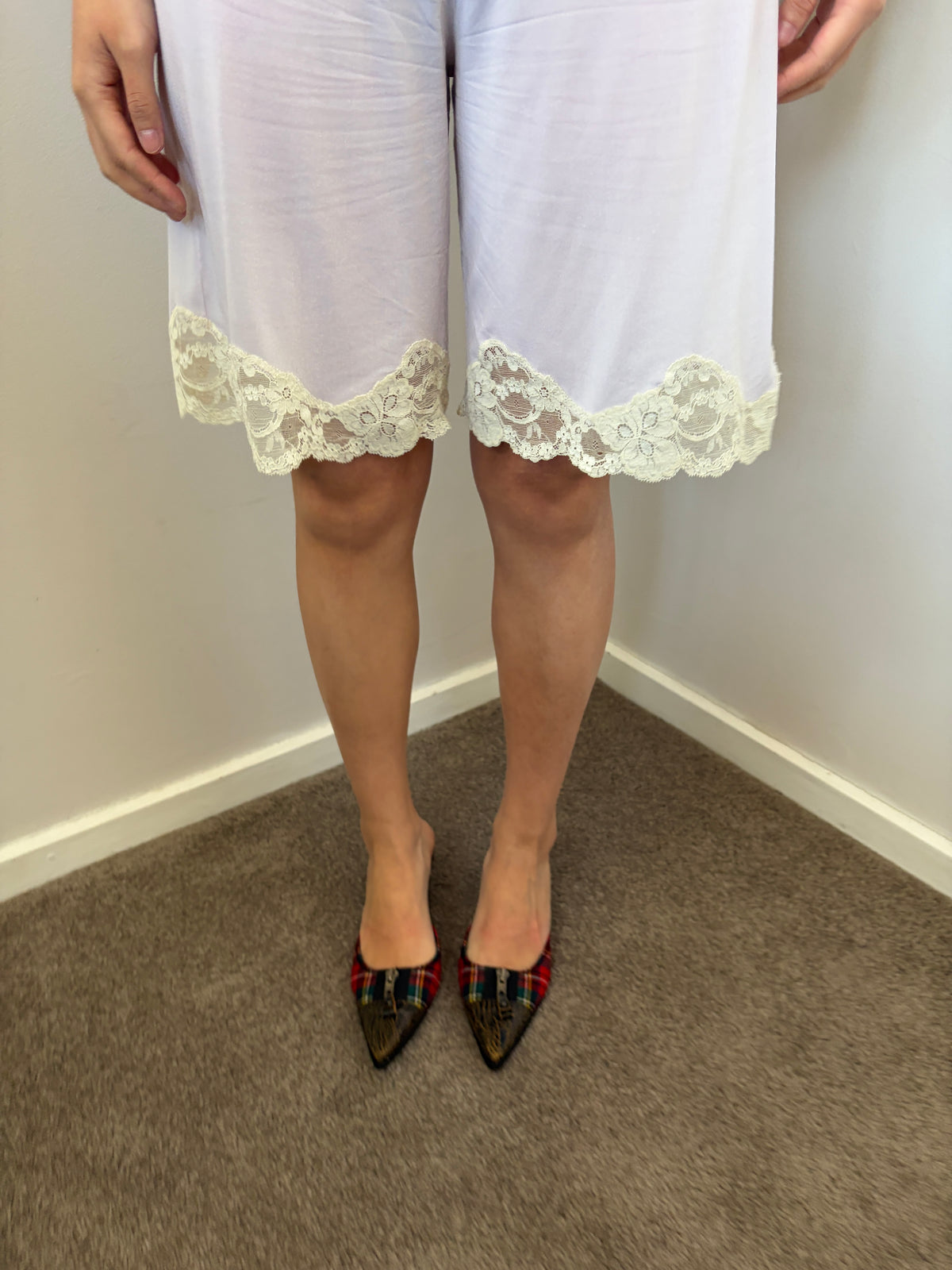 no 3343 / LACE SHORTS
