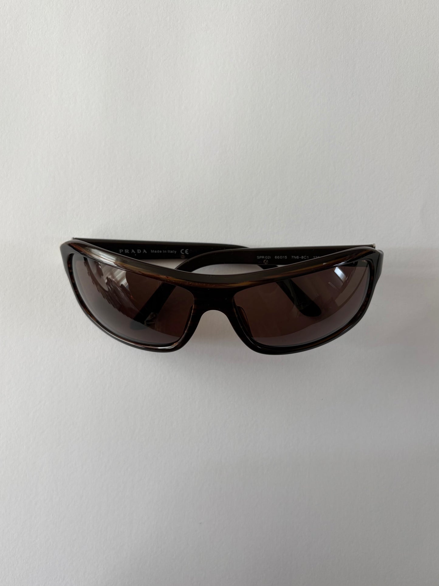 no 3009 / PRADA