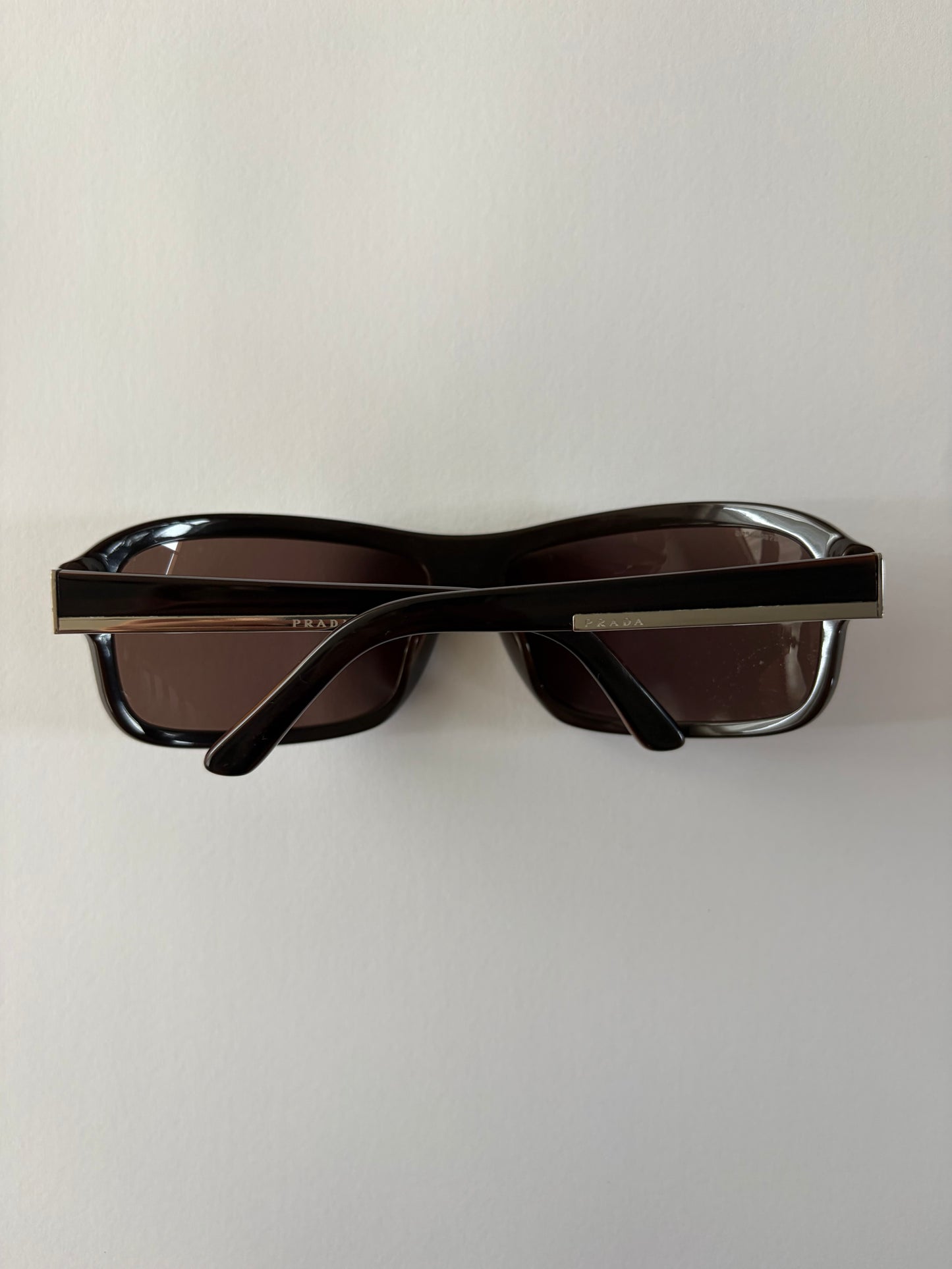 no 3009 / PRADA