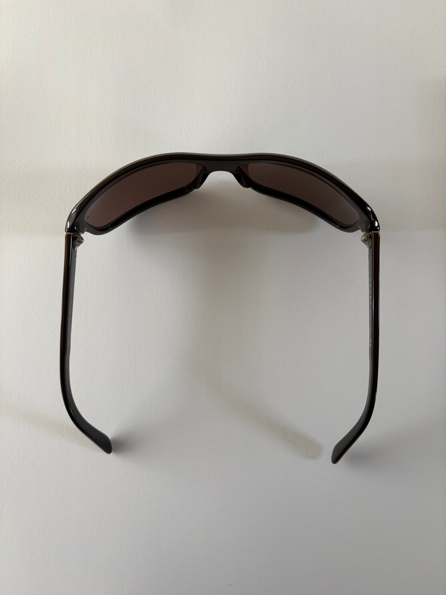 no 3009 / PRADA