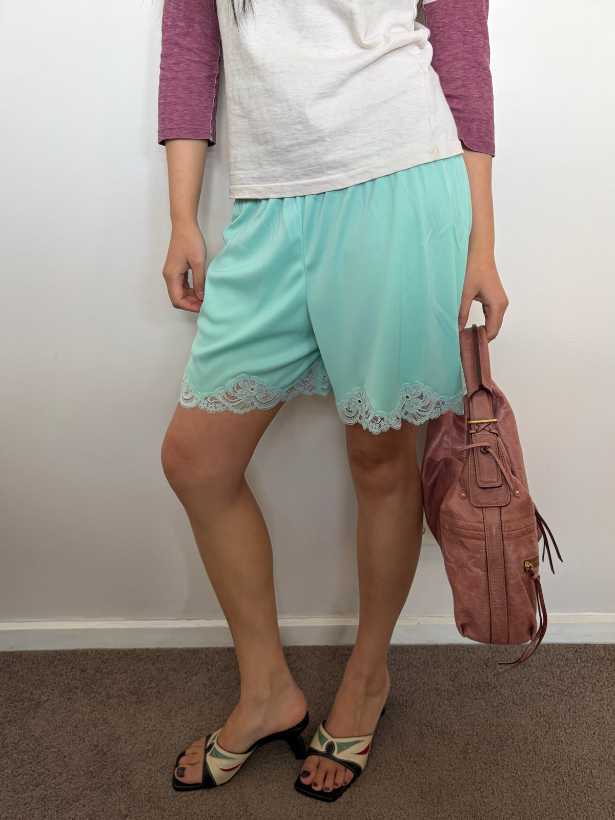 no 3342 / LACE SHORTS