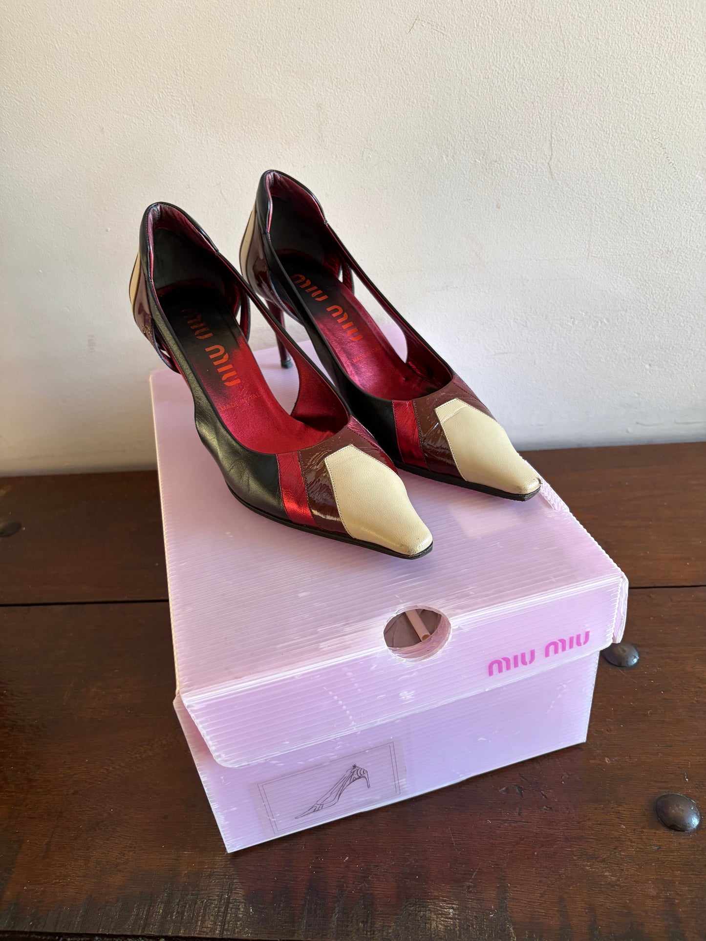 no 2641 / MIU MIU SS 2000