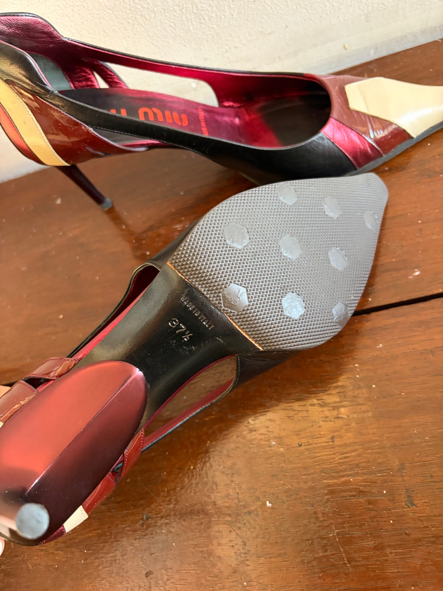 no 2641 / MIU MIU SS 2000