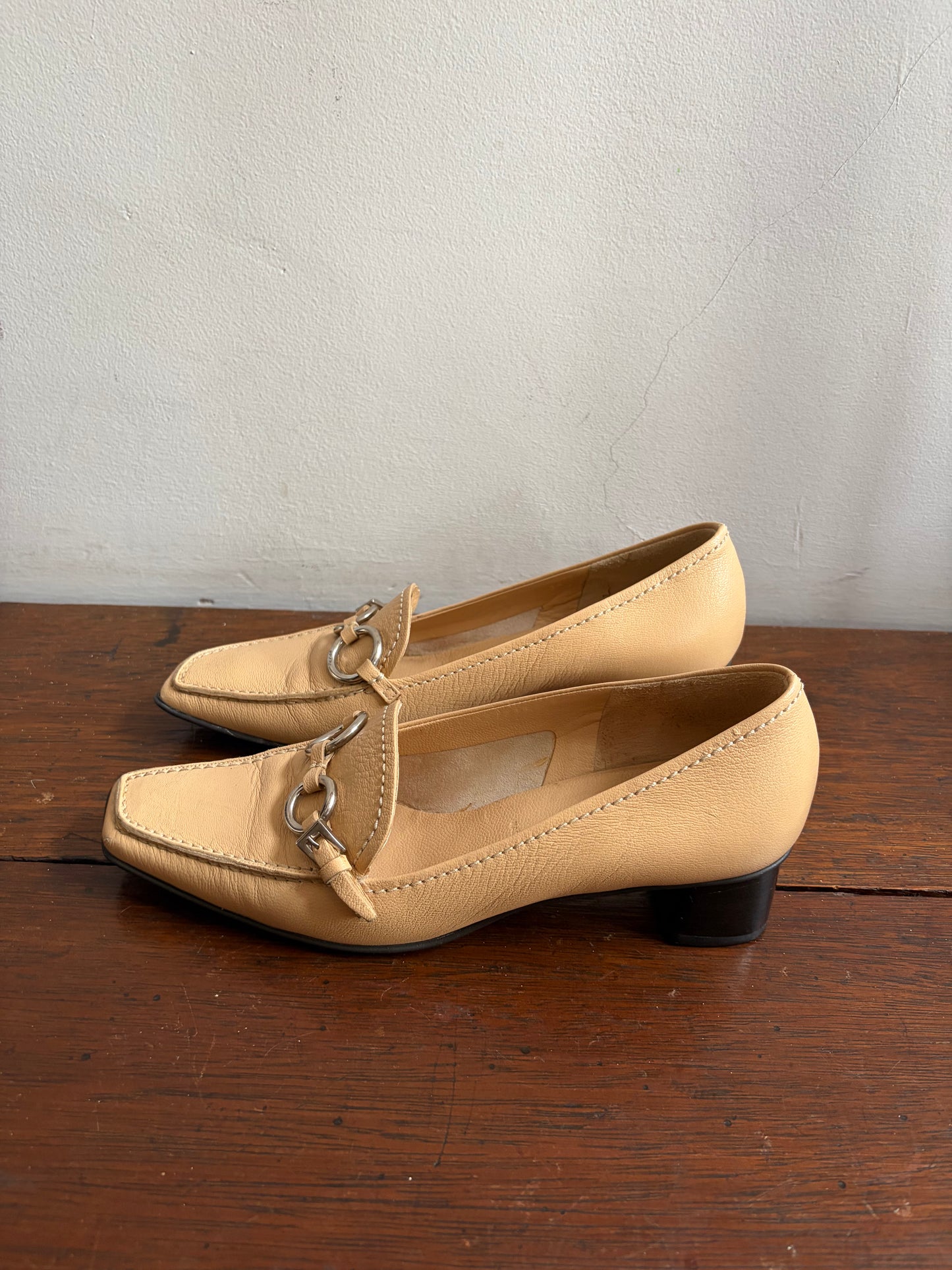 no 3022 / PRADA