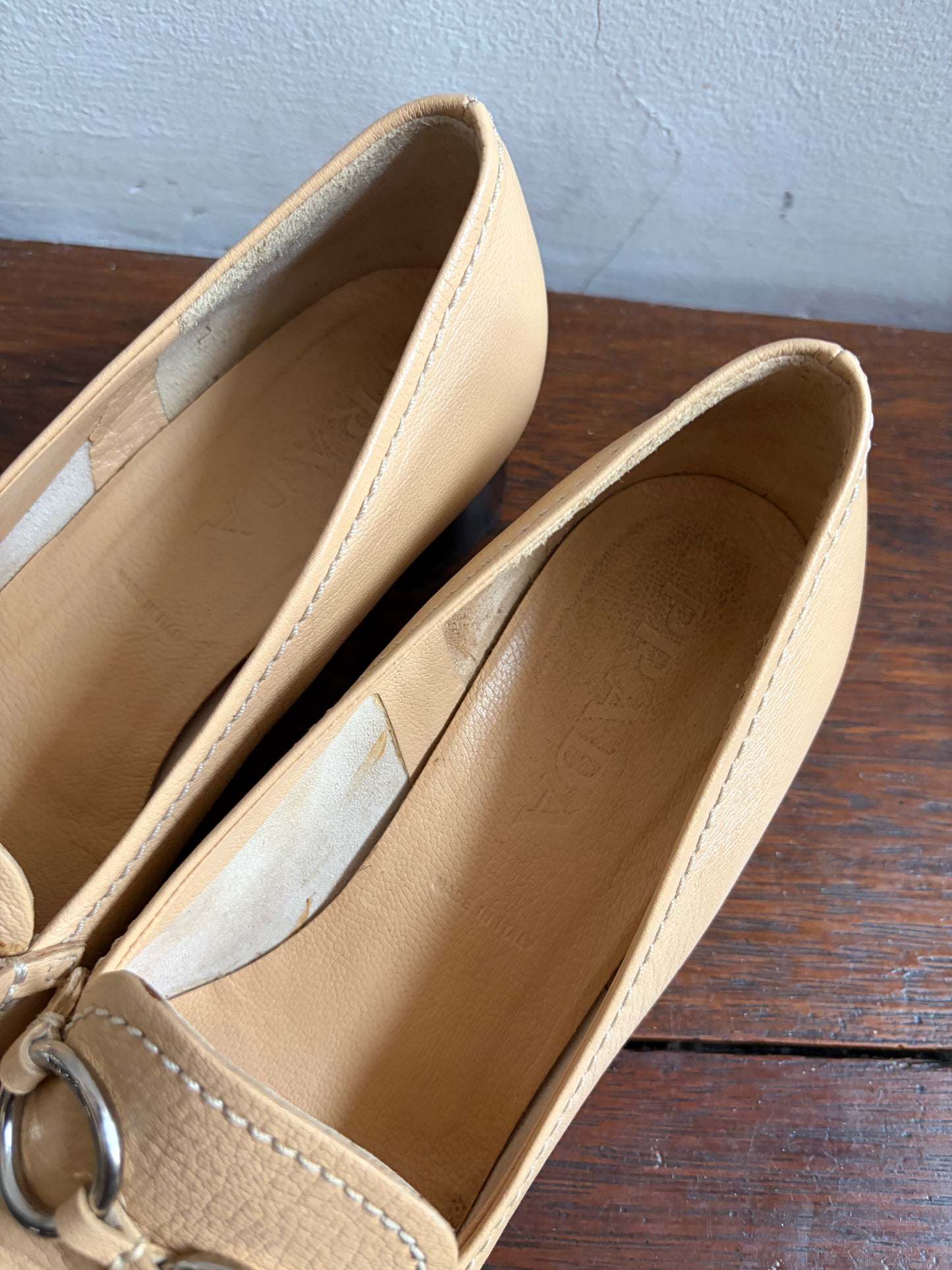 no 3022 / PRADA