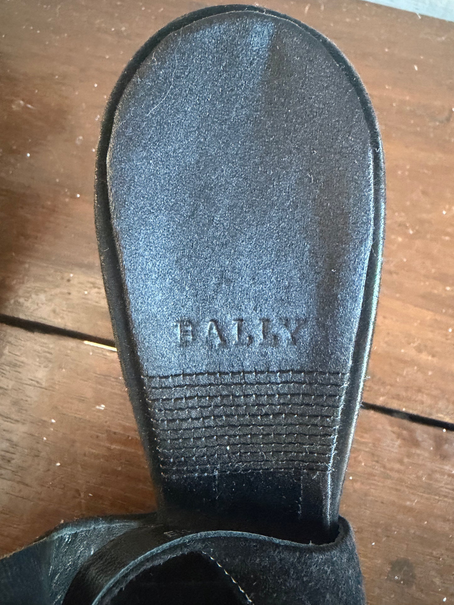 no 3142 / BALLY