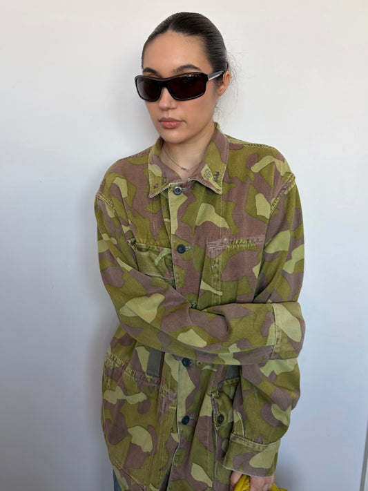 no  3052 / ARMY SURPLUS