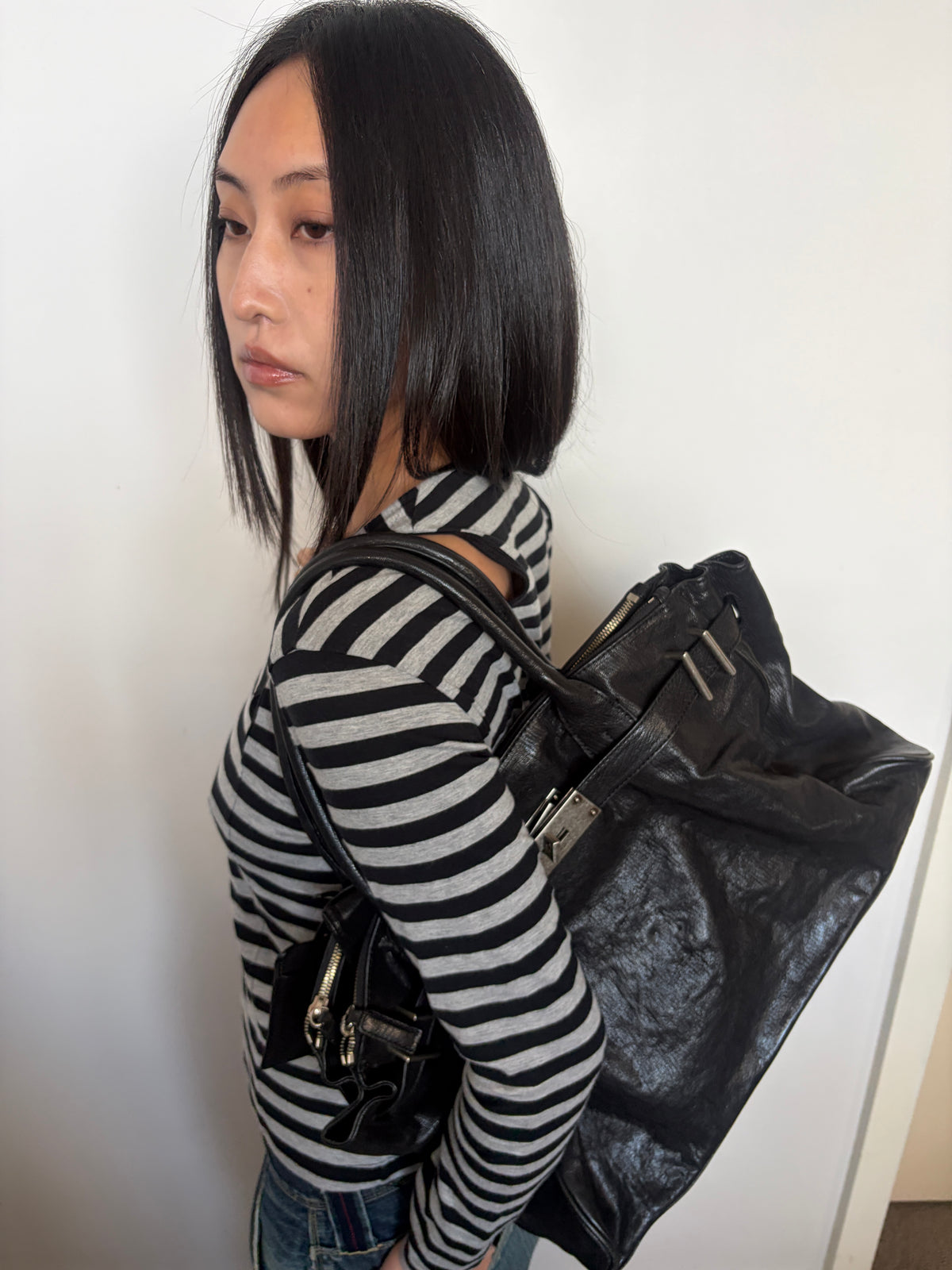 no 3285 / BLACK