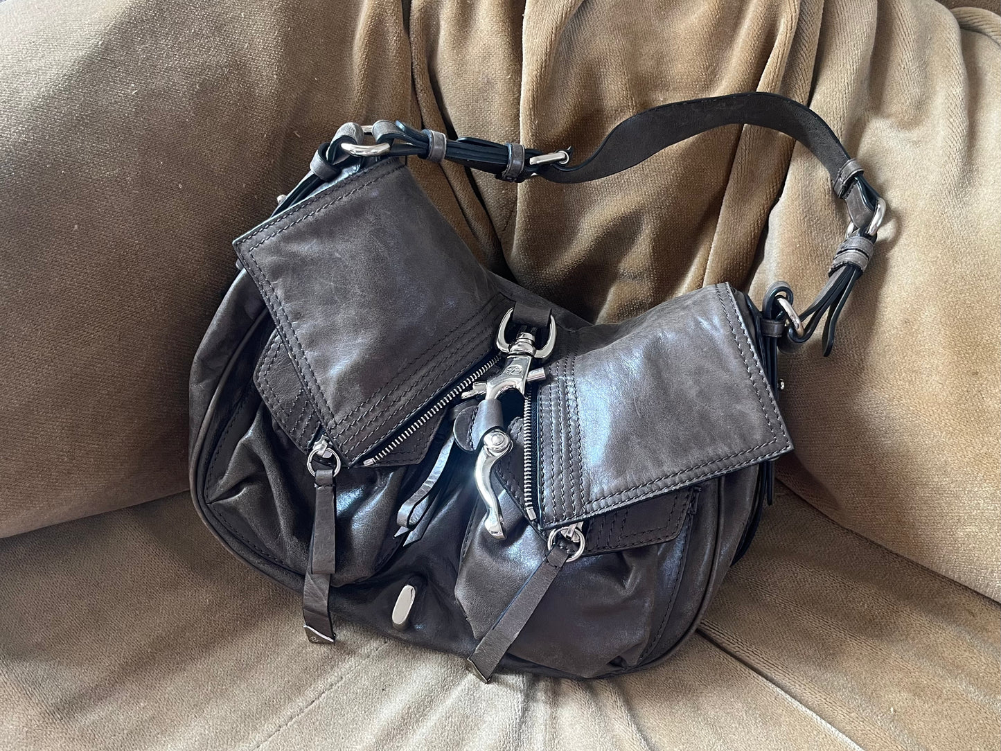 no 2472 / FRANCESCO BIASIA