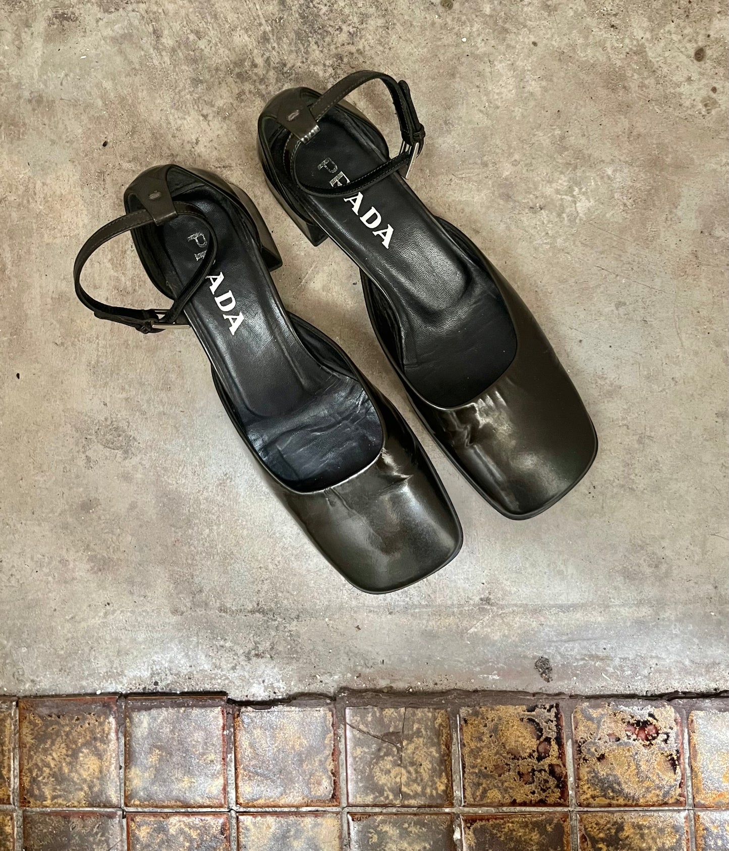 no 2505 / PRADA