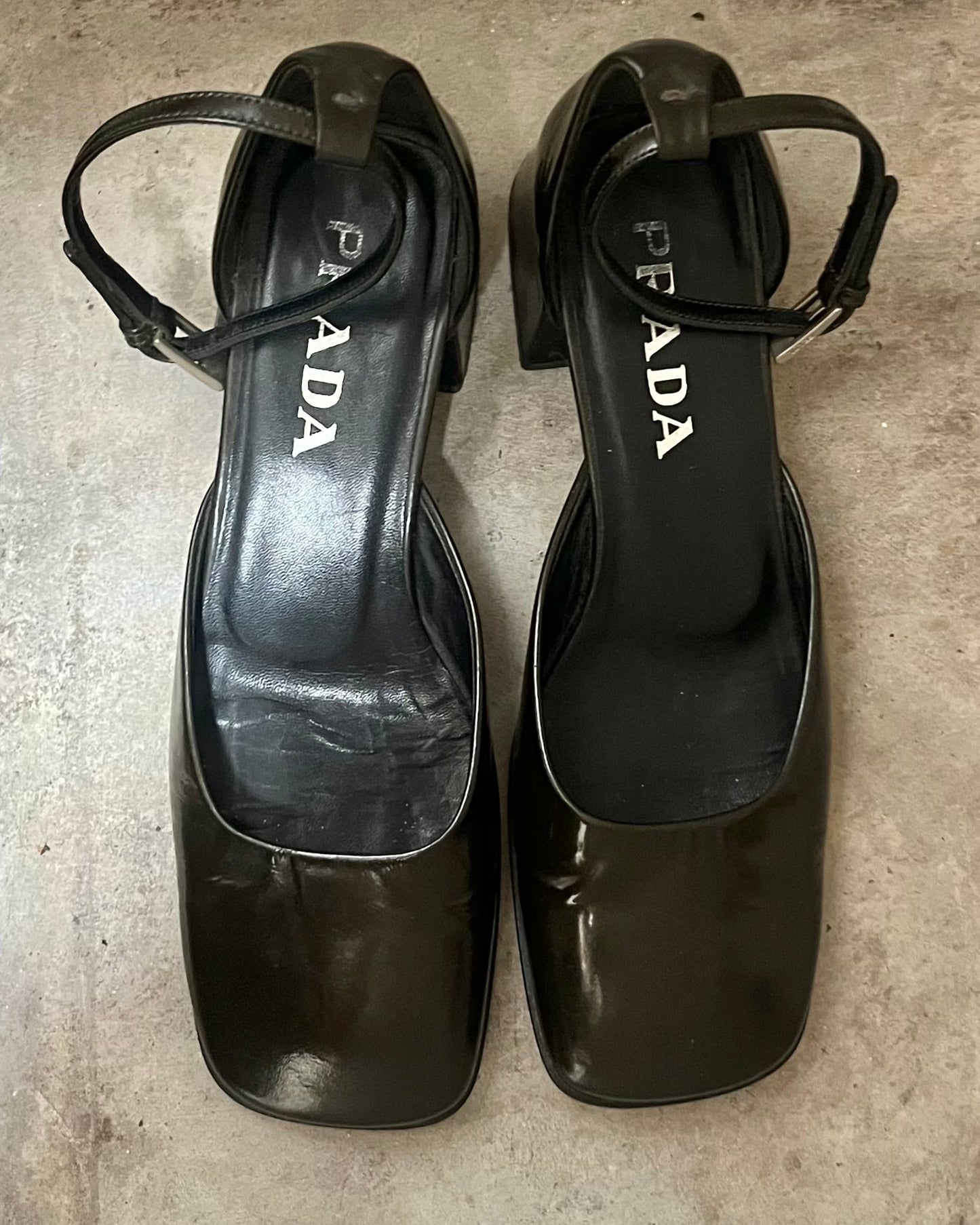 no 2505 / PRADA