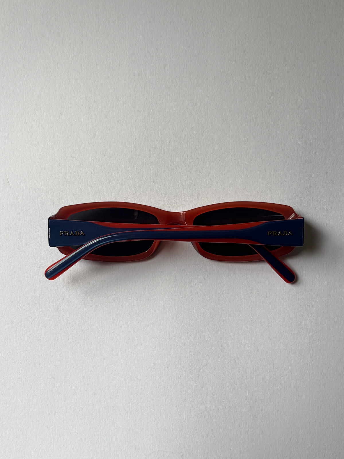 no 3303 / PRADA