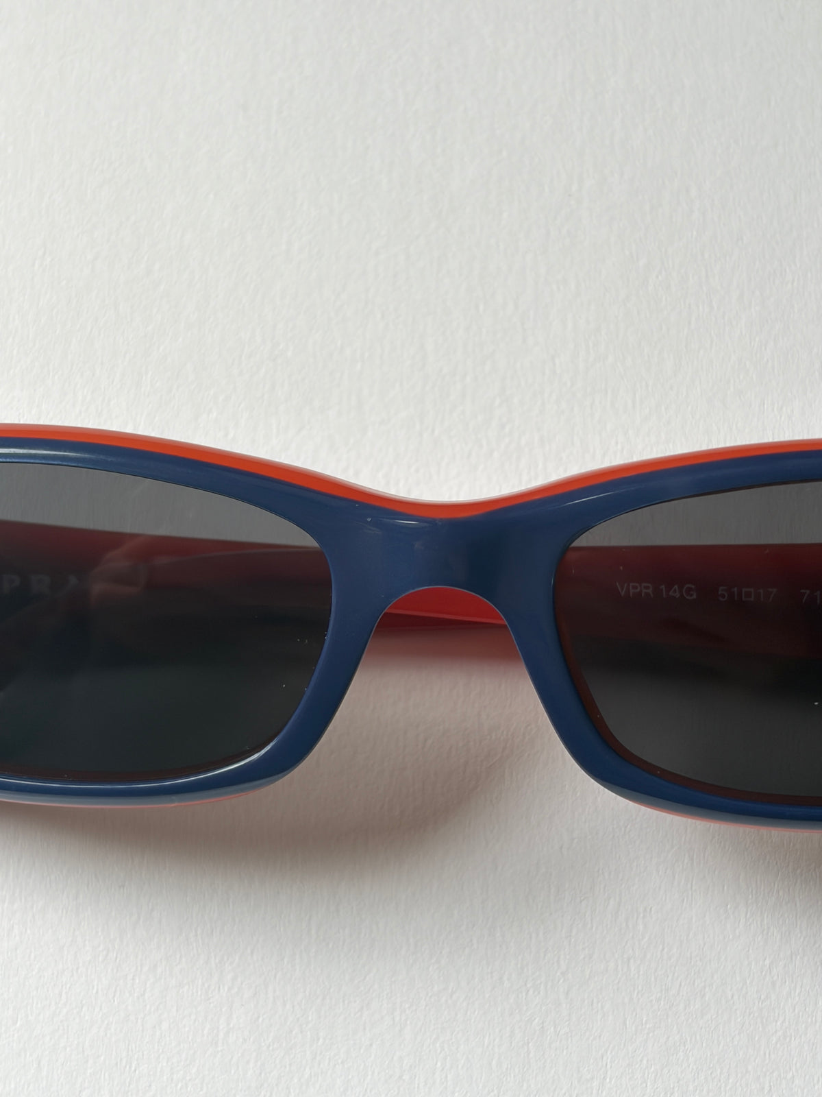 no 3303 / PRADA