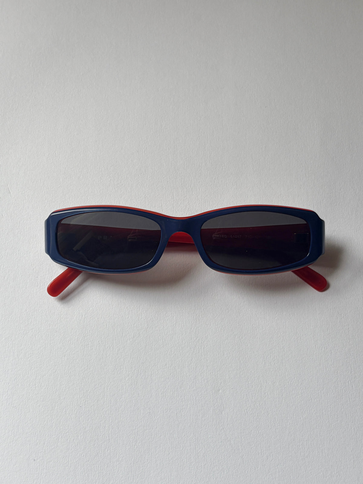 no 3303 / PRADA
