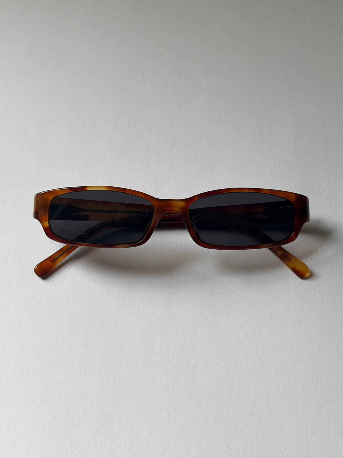no 3306 / PRADA