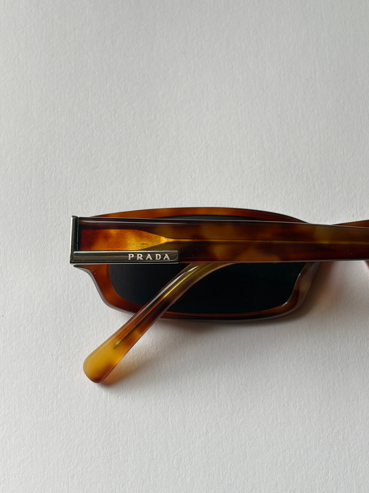 no 3306 / PRADA