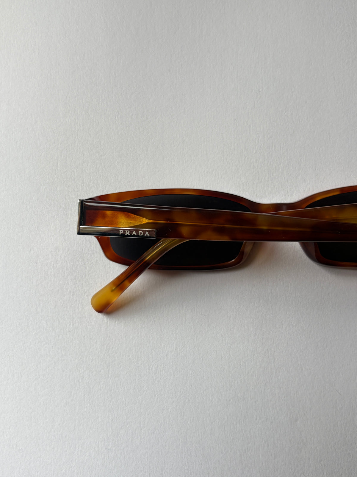 no 3306 / PRADA