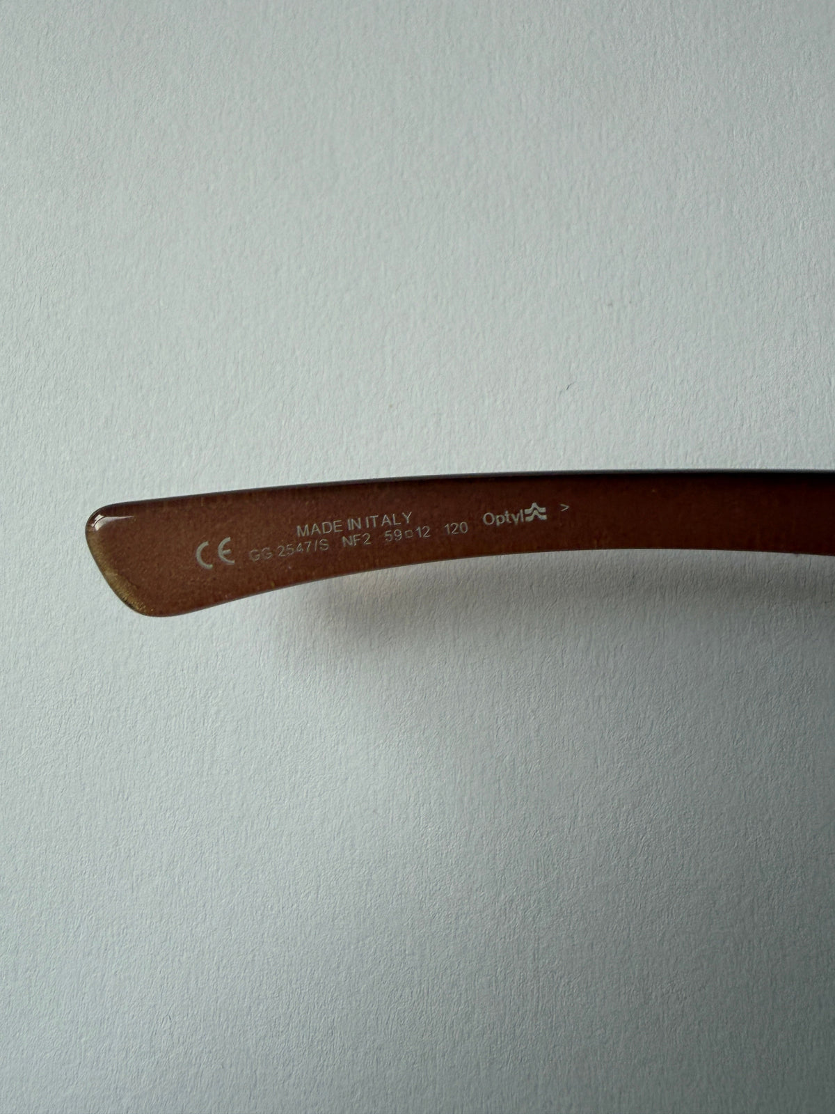 no 3302 / GUCCI